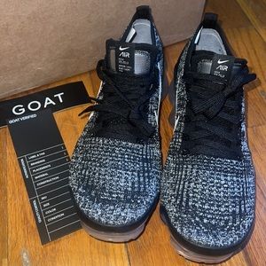 Air VaporMax Flyknit 3 ʻOreoʻ